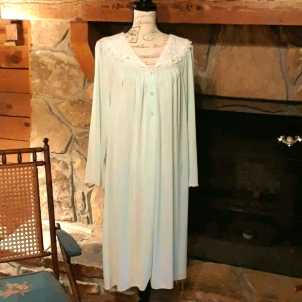 Vintage dressing gown Shadowline